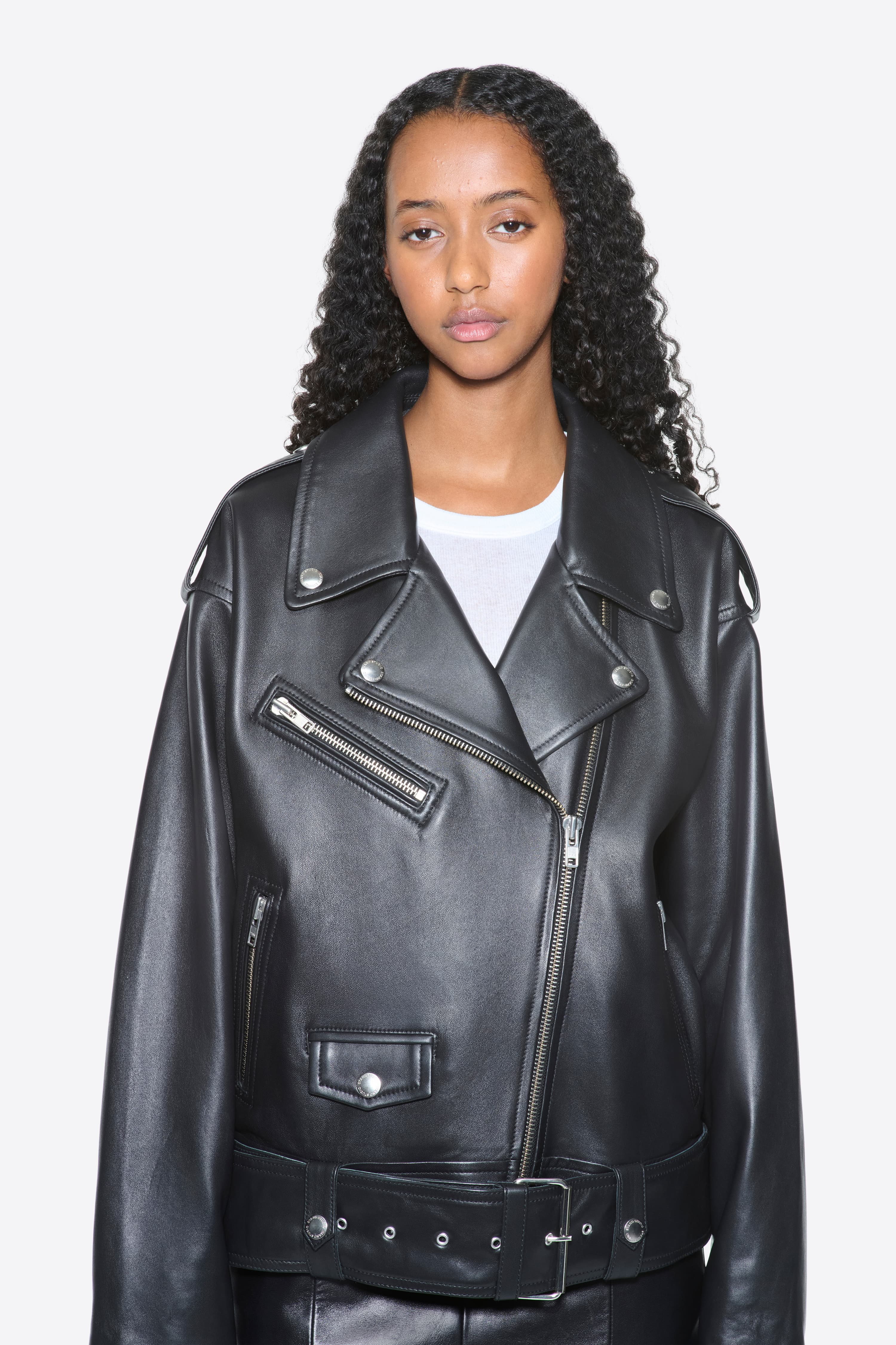 14998_57bc1b9992-66388-7030-89900-4-original