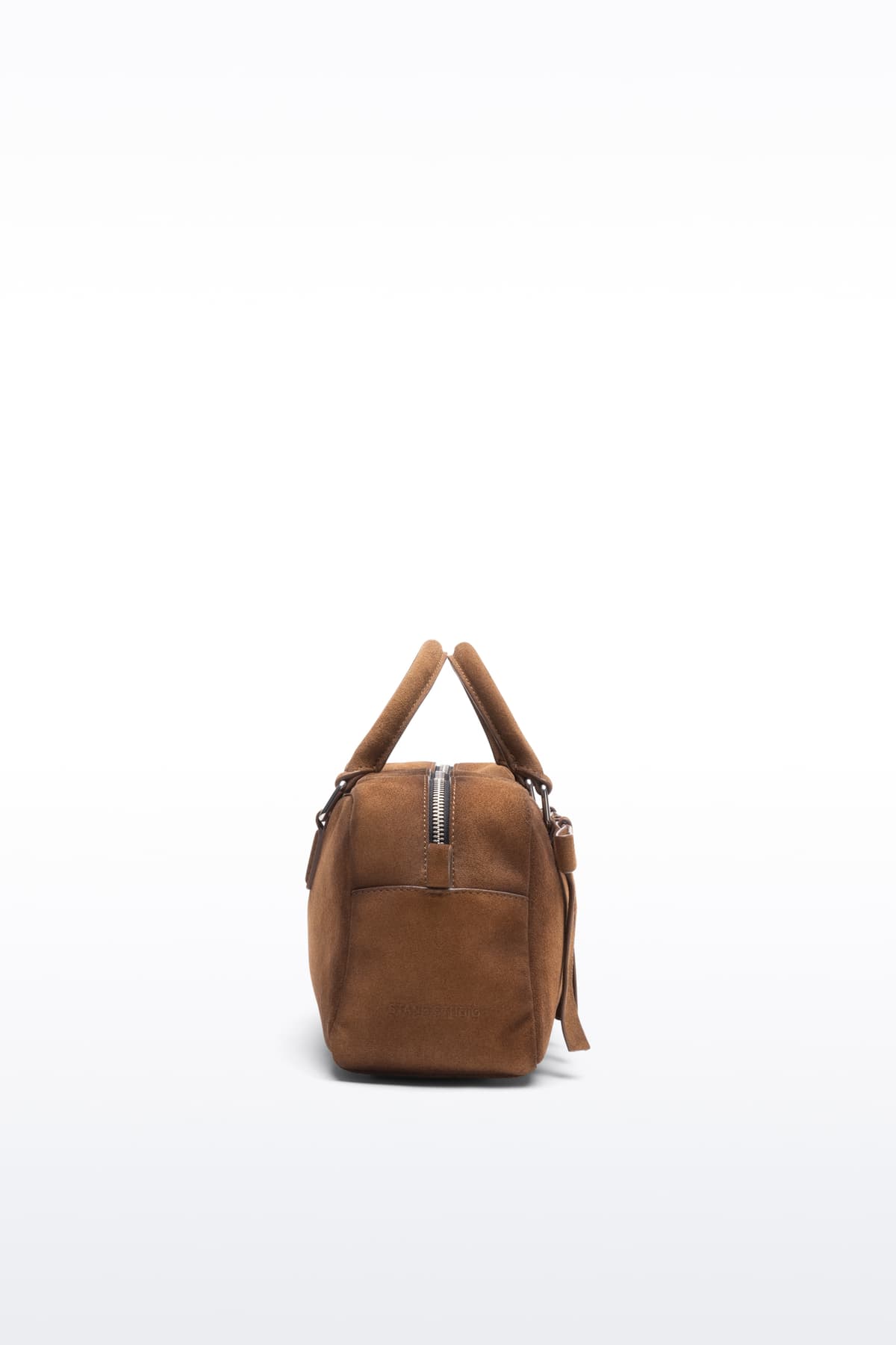 15446_fb6d11a162-66671-7092_cassie_bowling_bag_worn_tan_0381-full