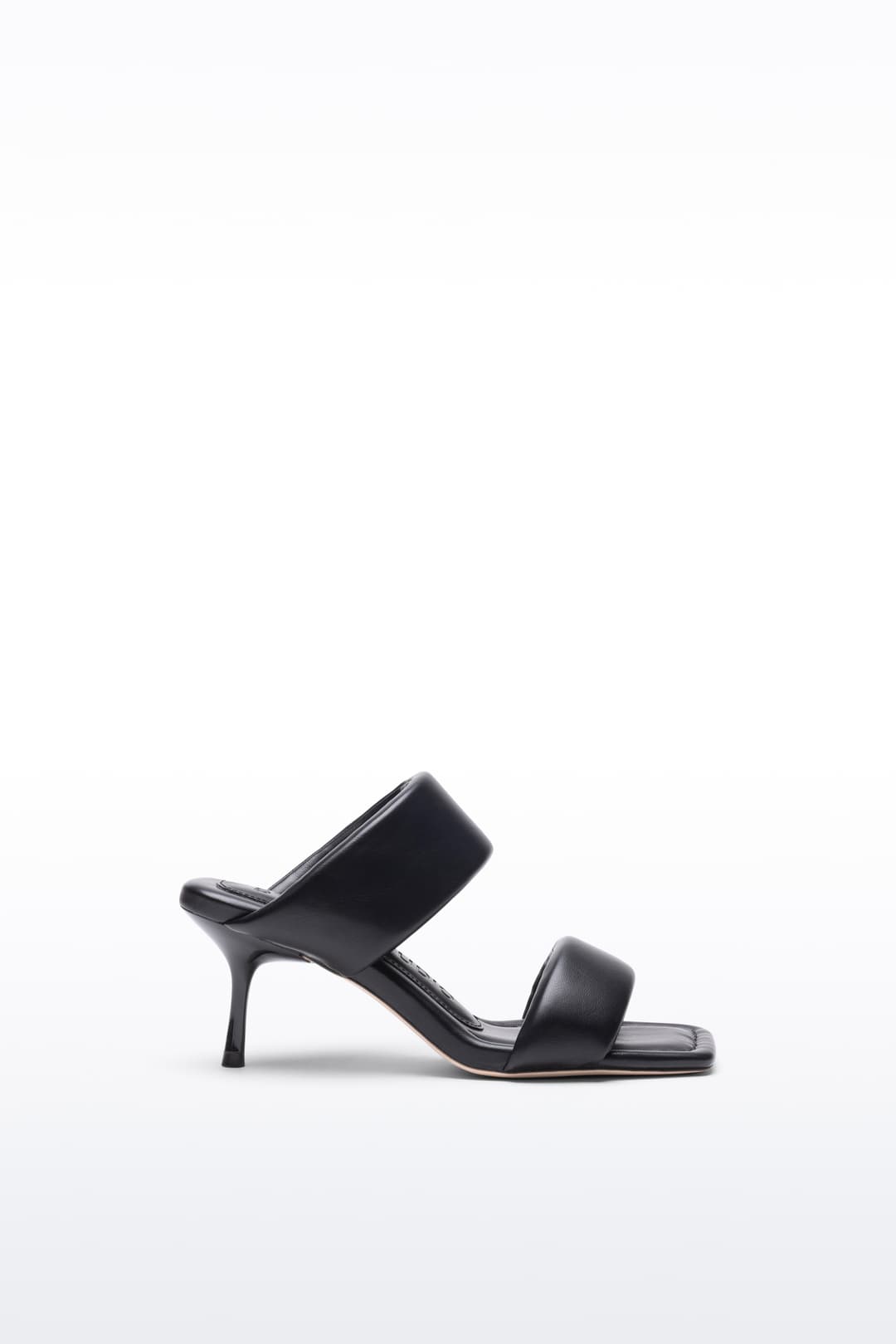 15461_86b4d2e568-66692-8250_madeline_mule_black_0622-full