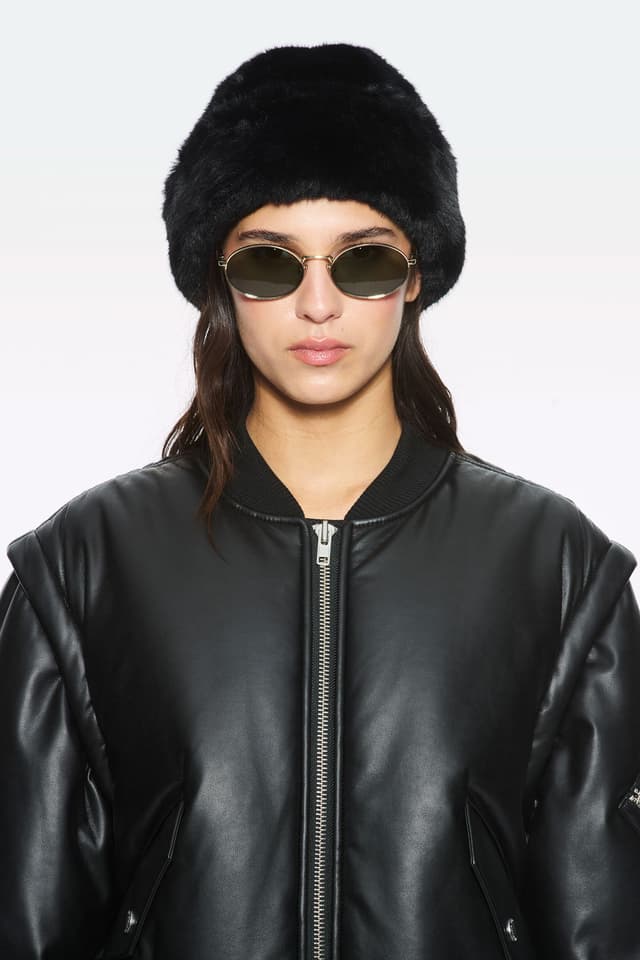 STAND STUDIO | New Arrivals